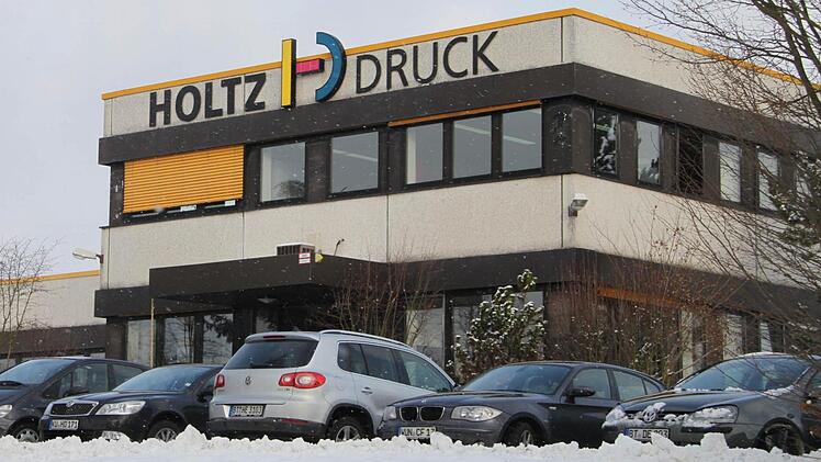 21 der zuletzt 45 Mitarbeiter der insolventen Holtz AG hoffen noch darauf, von der Kollin Medien GmbH übernommen zu werden. Wie das Druckunternehmen hat auch Kollin Medien seinen Sitz in der Gutenbergstraße in Neudrossenfeld. Foto: Alexander Hartmann