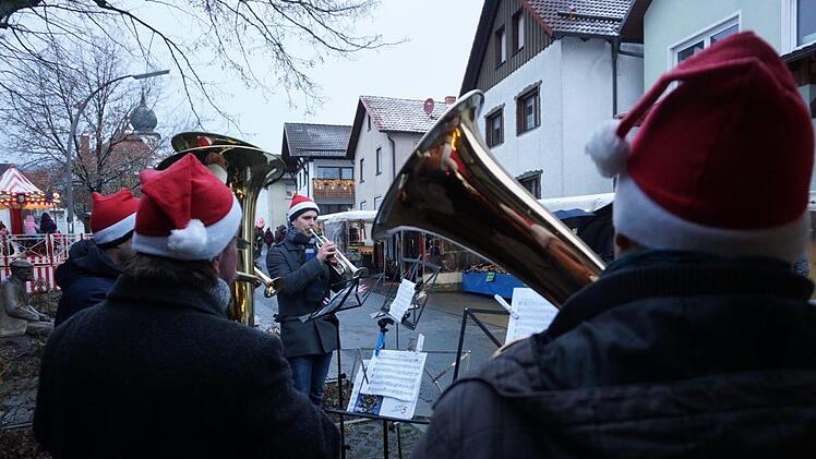 Weihnachtsmarkt in Langenleiten. Marion Eckert