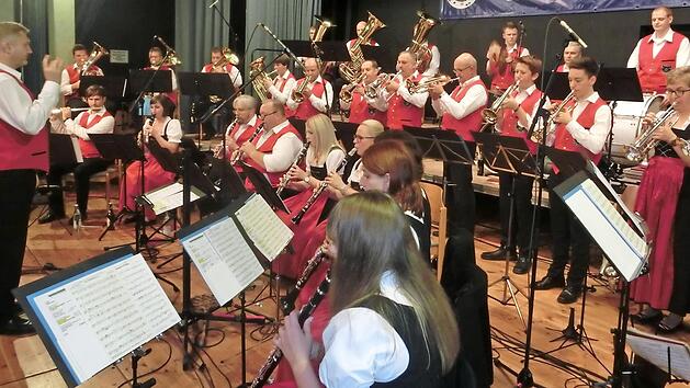 Auf einen gro&szlig;artigen Abend k&ouml;nnen sich die Besucher des Osterkonzerts der Schorgasttaler Blasmusik freuen.  Foto: Braunersreuther