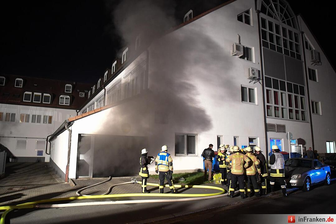 Brand in Tiefgarage in Bamberg - Hotel evakuiert