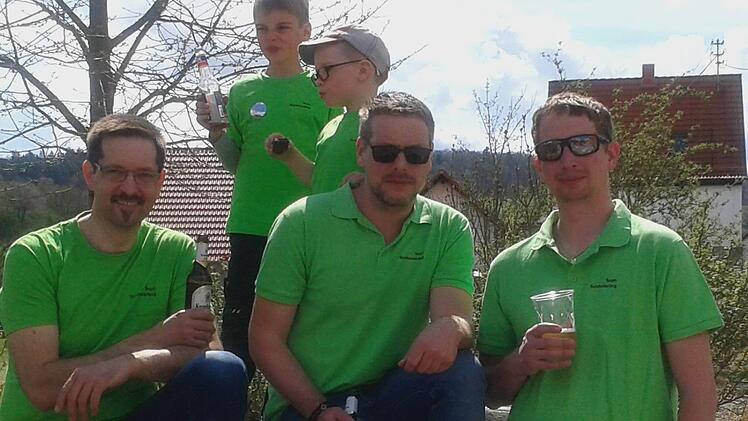 Ob Menschenkette um ein wichtiges Gebäude oder die Buchstaben KLJB aus Menschen, die Schönderlinger meisterten beim Dorfbäddel alle Aufgaben und siegten.Beatrix Lieb