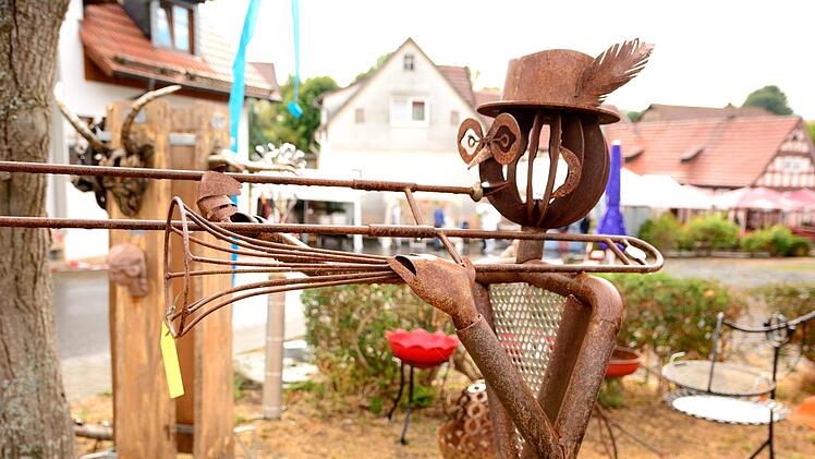 Die Kunstwoche in Kleinsassen findet vom 11.-18. August, jeweils von  11-18 Uhr statt und wird am Sonntag, den 11. August um 14 Uhr offiziell  eröffnet. Sabine Massel/Malerdorf Kleinsassen e.V.