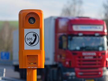 Trotz Handy und Notrufsysteme in Fahrzeugen: Die orangenen Säulen an deutschen Fernstraßen werden noch benutzt. Foto: Oliver Dietze