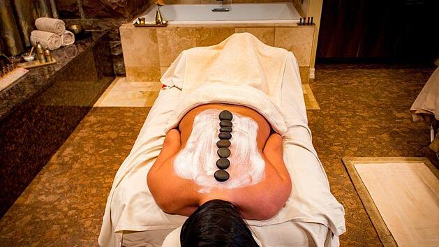 Lust auf einen Wellnessurlaub in Aschaffenburg und Umgebung? Dann empfehlen wir dir diese 5 Wellnesshotels. Symbolbild: Pixabay/SocialButterflyMMG