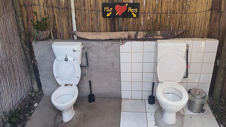 Doppel-Toilette in Namibia