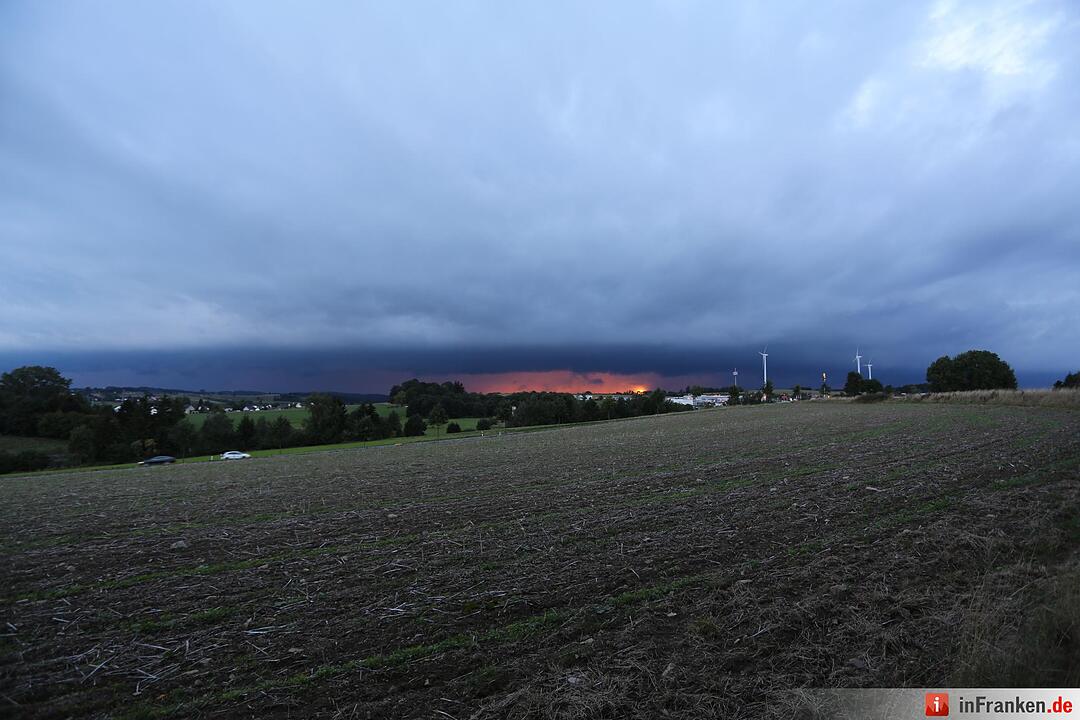 Gewitterfront über Bamberg und Umgebung