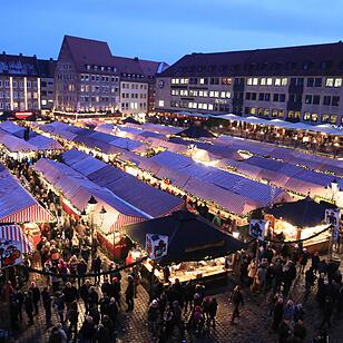 Nürnberger im Weihnachtszauber: Christkind eröffnet weltberühmten Weihnachtsmarkt