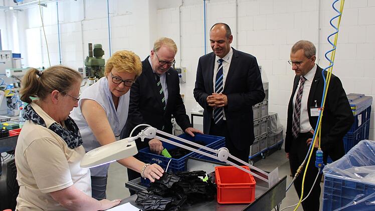 Impressionen von der Führung  durch die neuen Produktionshallen der Firma Ros.Foto: Ulrike Nauer