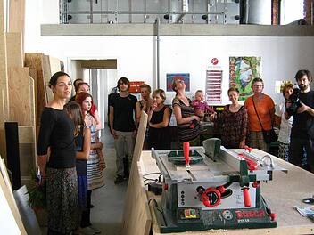 Viel Platz und Möglichkeiten bietet die Werkstatt, in der künftig Gemeinschaft groß geschrieben werden soll. Fotos: p