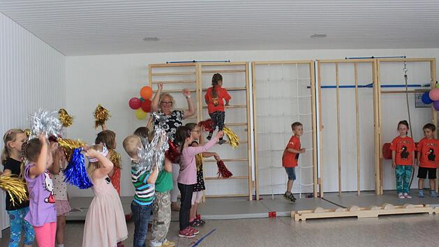 Die Kinder der Maintal-Kita in Sch&ouml;nbrunn k&ouml;nnen sich &uuml;ber neue Turnger&auml;te im neugestalteten Turnraum freuen. Jutta Rudel