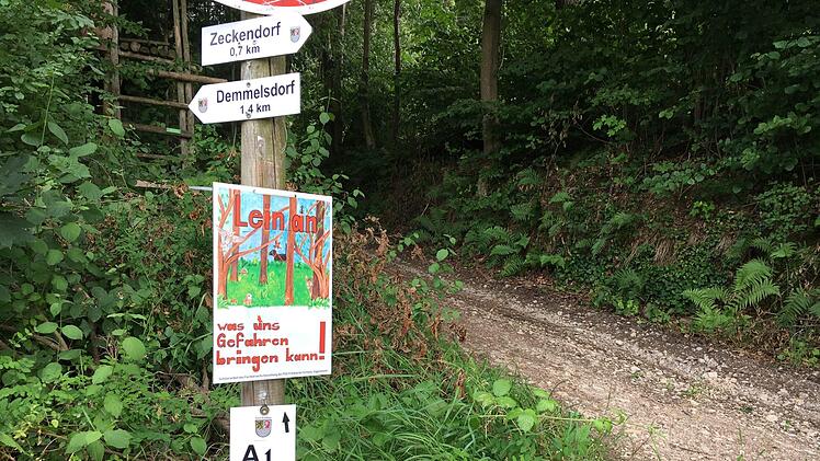 Schilder sollen helfen, Bewusstsein  für die Bedürfnisse des Wildes zu wecken.Foto: Anette Schreiber