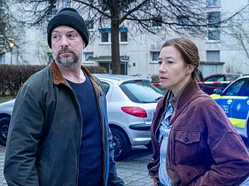 Polizeiruf 110: Ablass Kommissar Dennis Eden (Stephan Zinner) und Kommissarin Cris Blohm (Johanna Wokalek) ermitteln zwei Fällen parallel.