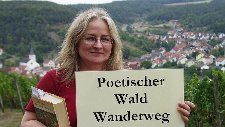 Charlotte Wahler, Initiatorin des poetischen Waldwanderweges in Ramsthal.  Foto: Irene Spiegel
