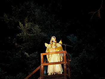 Bayreuther Christkindlesmarkt eröffnet: Festlicher Auftakt mit Musik und Gedicht