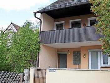 Im Benefiziatenhaus hat die katholische Gemeinde Höchstadt bereits eine Flüchtlingsfamilie aufgenommen.  Foto: Elias Pfann
