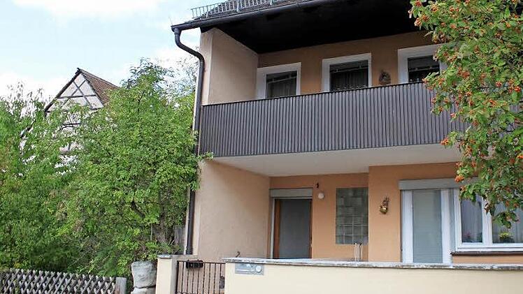 Im Benefiziatenhaus hat die katholische Gemeinde Höchstadt bereits eine Flüchtlingsfamilie aufgenommen.  Foto: Elias Pfann