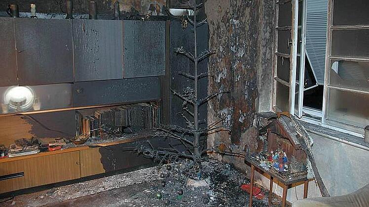 Brandursache Weihnachtsbaum: Ein schwerwiegendes Feuer hat die Coburger Kriminalpolizei heuer noch nicht in der Statistik. "Das ist aber eine absolute Ausnahme", sagt Joachim Friedebach.
