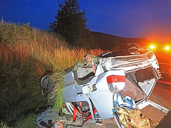 Schwerer Unfall im Landkreis Kulmbach - Fahrzeug überschlagen