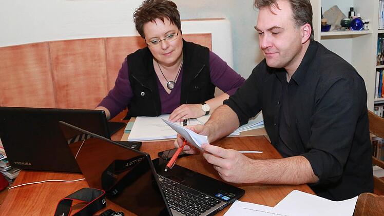 Produktionsleiterin Ute Janson und Regisseur Kari Hennig bei der Film-Vorbereitung  Foto: Gertraud Filipp