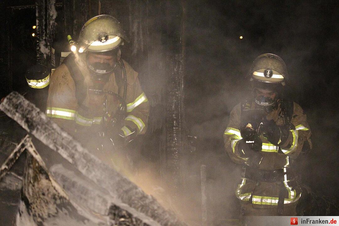 Zwei Gartenhäuser brennen in Bayreuth nieder