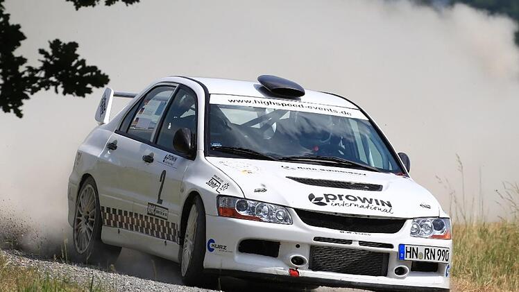 Rainer Noller und Tanja Schlicht auf dem Weg zum Sieg der Jubiläumsveranstaltung in Ebern