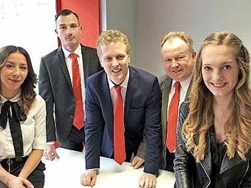 Von links: Daniela Gomez, Markus Lang, Benjamin Stumpf, Steffen Warnat, Melanie Neubauer.  Foto: Michael Wunder