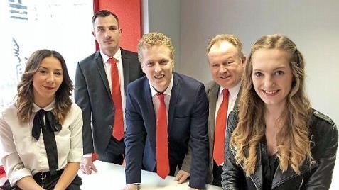 Von links: Daniela Gomez, Markus Lang, Benjamin Stumpf, Steffen Warnat, Melanie Neubauer.  Foto: Michael Wunder
