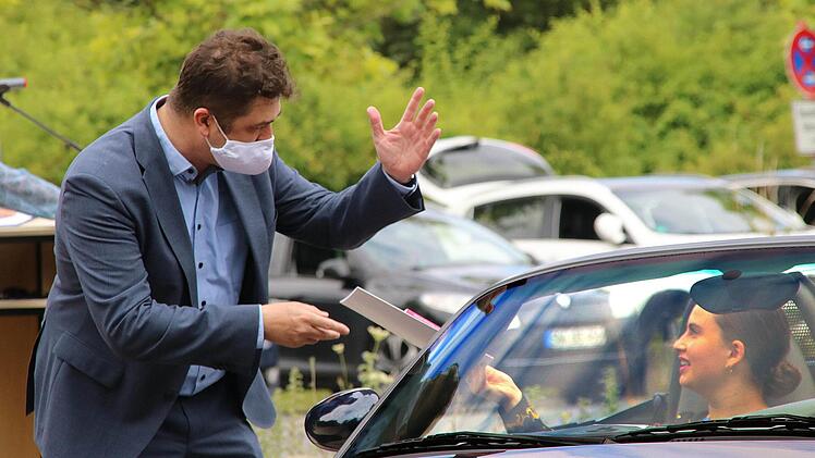 Gratulation im Auto. Dieter Britz