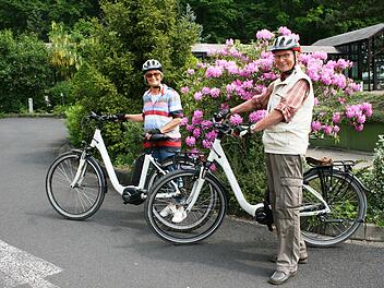 Ingrid und Fritz Keil sind seit der ersten Fahrt von den E-Bikes begeistert.