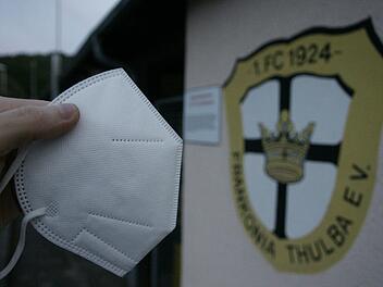 Beim FC Thulba gab es jüngst drei Coronafälle im Team - obwohl nach Vereinsangaben Spieler und Trainer alle geimpft sind. Foto: Steffen Standke