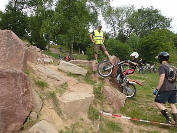 Die Trial-Fahrer aus Untersteinach suchen ein neues Zuhause. Foto: Sonja Adam