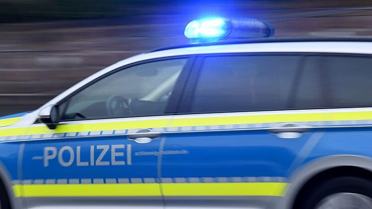Selb: Faschingsfeier nach Massenandrang von Polizei beendet - "derma&szlig;en aus dem Ruder gelaufen"