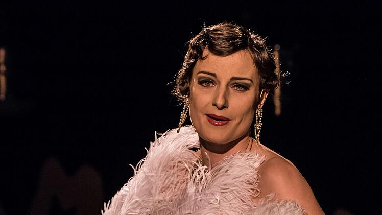 Der Operetten-Abend "Wir laden gern uns Gäste ein" bildete den festlichen Rahmen für die Verleihung der Auszeichnung "Operetten-Frosch" des Bayerischen Rundfunks an das Landestheater Coburg.Foto: Jochen Berger