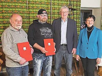 Ehrungen beim SPD-Ortsverein Himmelkron-Gössenreuth (von links): Hans-Jürgen Hübner, Markus Schneider, Vorsitzender Rudi Gumtow und MdL Inge Aures