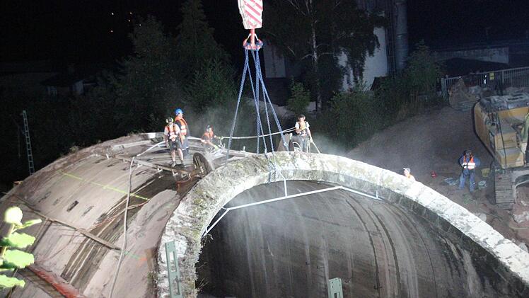 Einsatz auf der Bogenbrücke  Foto: Friedwald Schedel