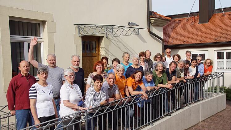 Bei bester Laune und Sonnenschein trafen sich am Freitag in Eltmann die Leitungsteams der mainfränkischen Weltläden zu ihrer Regionalkonferenz.  Sabine Weinbeer