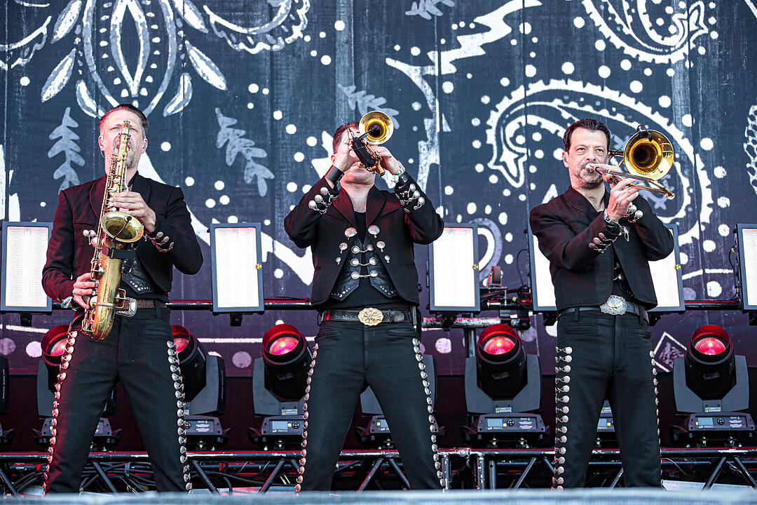 Rock im Park 2019: Die Country-Rocker von The BossHoss heizen der Menge ordentlich ein