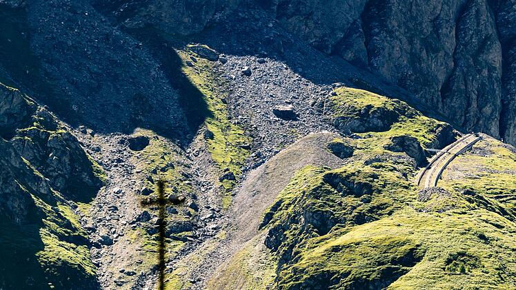 Felssturz nahe Staudamm Grand Dixence im Schweizer Wallis