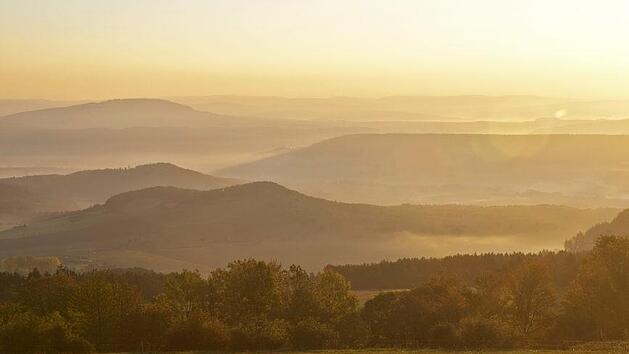 Diese Aussicht bietet sich von der hohe Geba auf den Thüringer Wald. Foto: Jürgen Hüfner