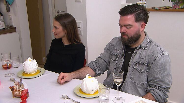 Nicht nur Lena und Pelzi staunen über Alex' Nachtisch.