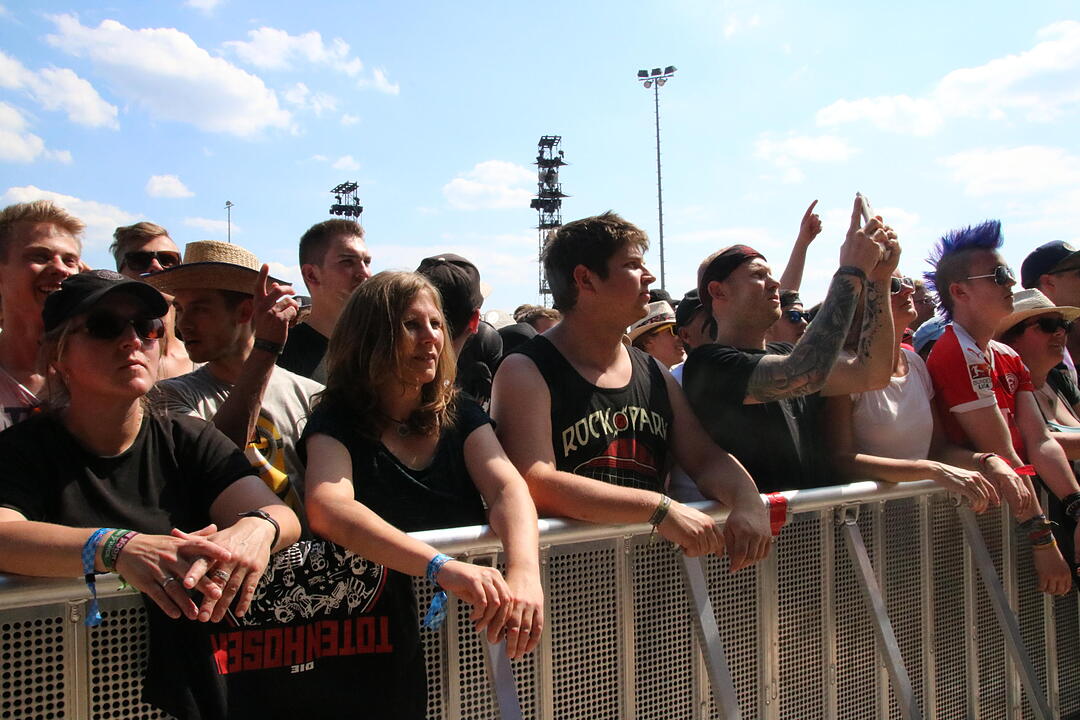 Halbnackt oder im Kostüm: Stimmung bei RIP 2017