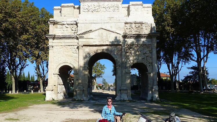 2000 Jahre alt: Der Triumphbogen aus der Römerzeit am Stadtrand von Orange.