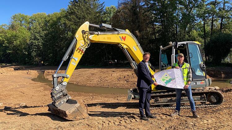 W&uuml;rzburg: Stadt renaturiert K&uuml;rnach - warum ein neues, nat&uuml;rliches Gew&auml;sserbett wichtig ist