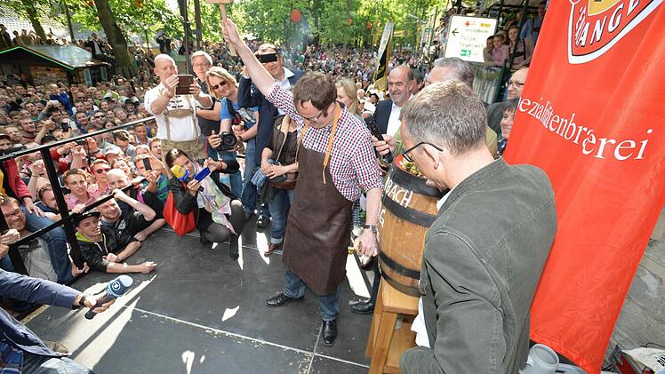 Anstich zur Erlanger Bergkirchweih 2015 Foto: Ronald Rinklef