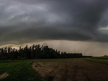 Das Wetter in Franken bleibt vorerst so, wie es ist Schwül und gewittrig. Foto: NEWS5 / Goppelt