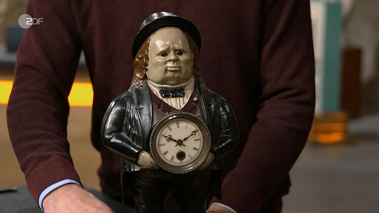 F&uuml;r seine ungew&ouml;hnliche "John Bull"-Standuhr wollte der Verk&auml;ufer 200 Euro. Der Experte fand: Dank des guten Zustands waren sogar 250 bis 350 Euro m&ouml;glich.
