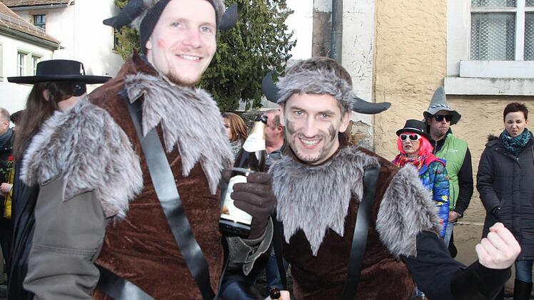 Marktplatztreiben in Stadtsteinach. Foto: Jürgen Gärtner