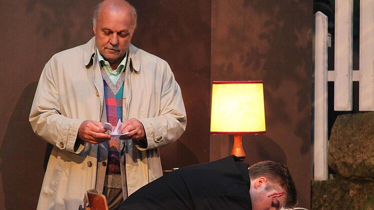 Inspector Slack (Walter Richter) ermittelt beim "Mord im Pfarrhaus" Foto: Jürgen Gärtner