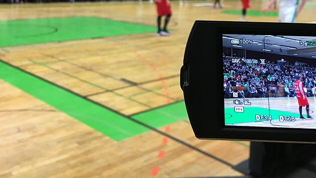 Christian Sch&ouml;fer hat mit seinem Film "Ein Stern, der &uuml;ber Bamberg steht" eine Hymne auf den Bamberger Basketball geschaffen.