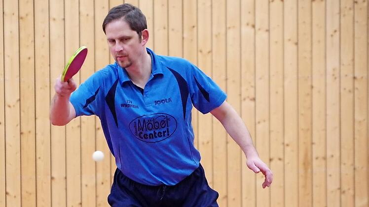 Ein achtbares Unentschieden erreichte der TSV Windheim II beim TV Marktleugast. Beim 6:6 blieb Andreas Trebes in seinen zwei Einzeln ungeschlagen.  Foto: Hans Franz